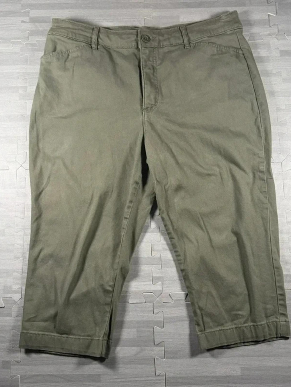 St Johns Bay Capri Pants Womens 16 Green Mid Rise Utility Stretch